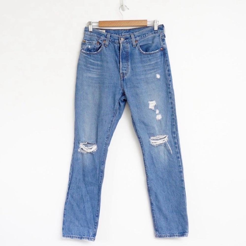 Levi’s 501 Premium Athens Oxnard Straight Leg Jeans W27